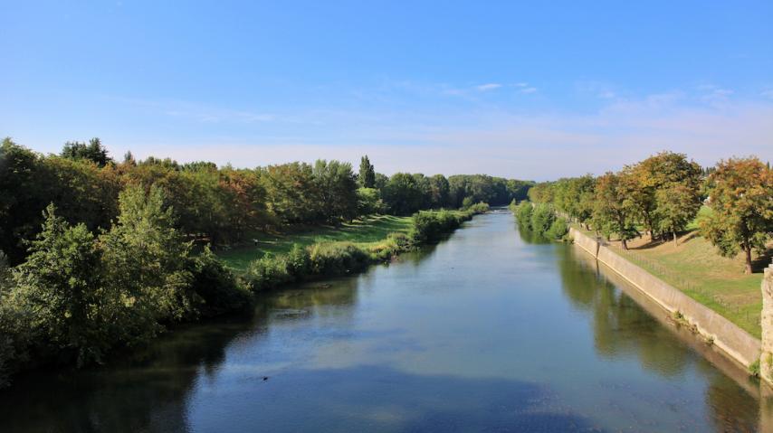 Le fleuve Aude, près de Carcassonne
